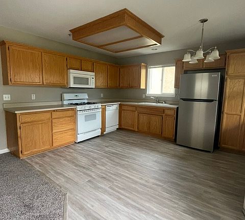 2nd image of 519 N Ferrocarril Rd