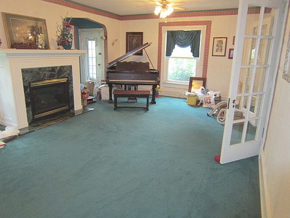 2nd image of 328 E Main St