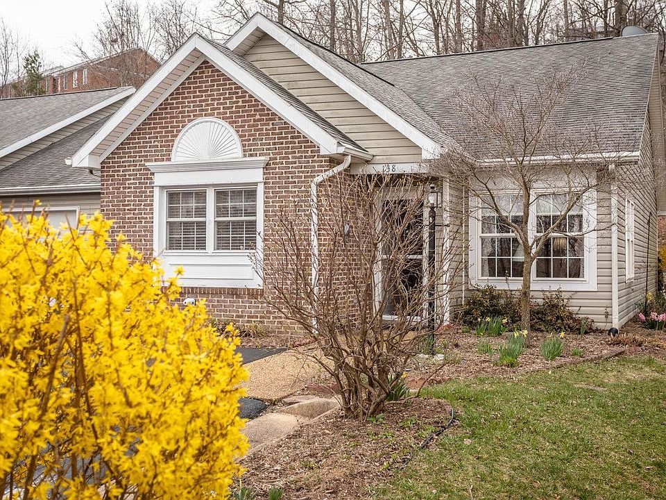 1st image of 138 Emerald Dr