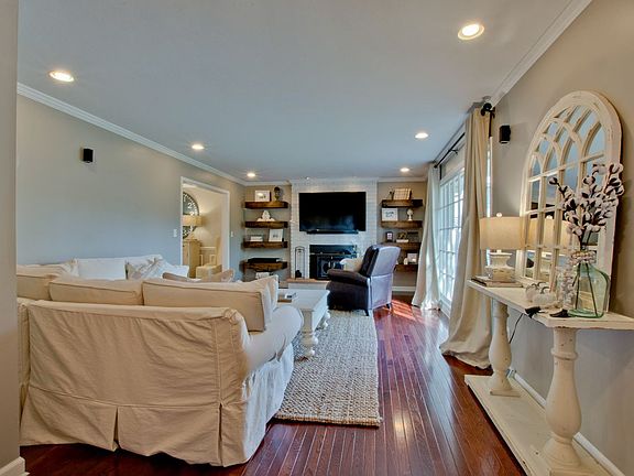 4th image of 2722 Limestone Dr SE