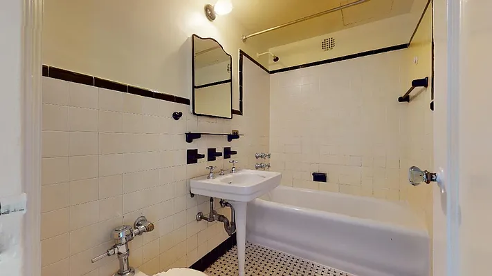 Rented by Bond New York | media 40