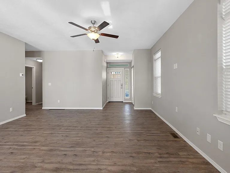 8338 N Seminole Ct — Photo 5