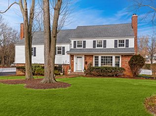 25 Tanglewood Dr, Summit, NJ 07901