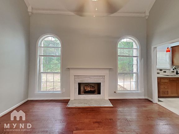 3rd image of 325 Shelby Forest Dr