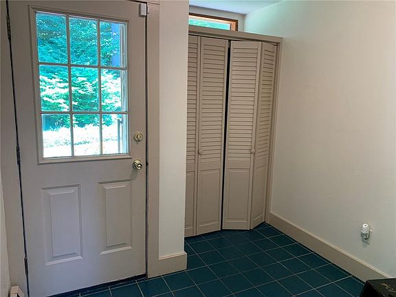 4th image of 5941 Muckland Ave