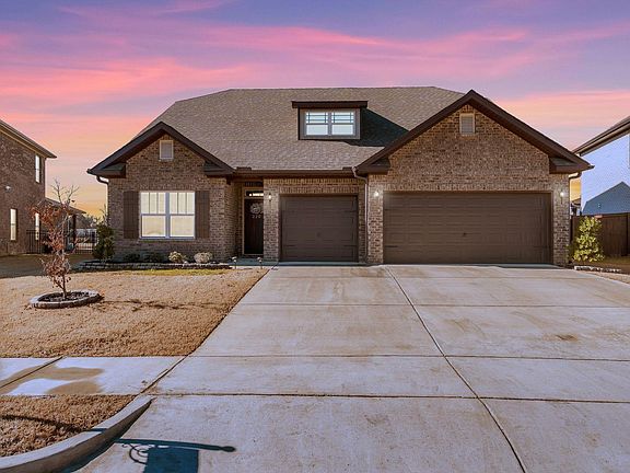 5th image of 220 Jubilee Cir