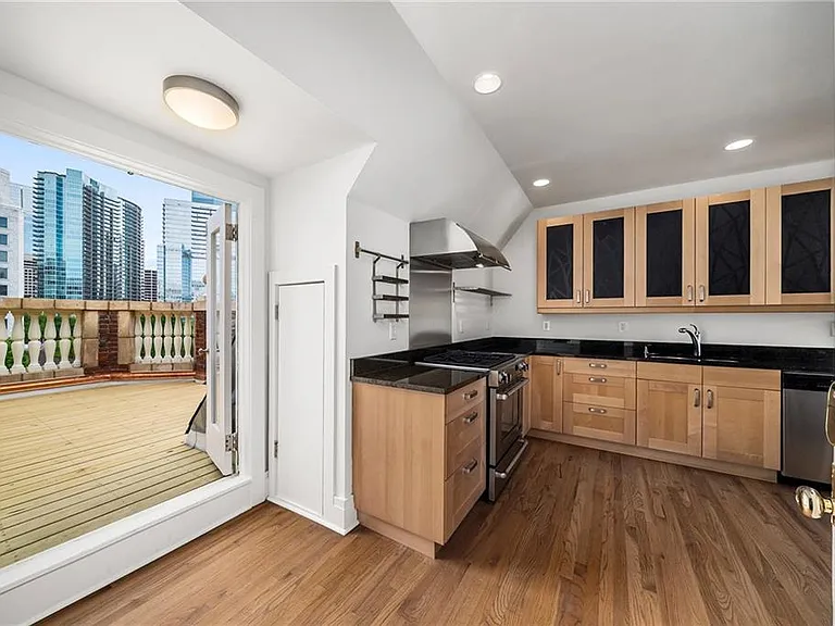 81 Peachtree Pl NE #Penthouse 12 — Photo 4