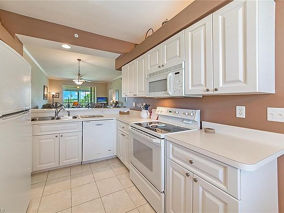 5th image of 9350 Highland Woods Blvd Unit 4403