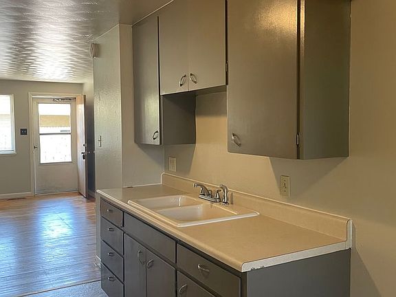 5th image of 1036-1038 Cragmore Dr #1036