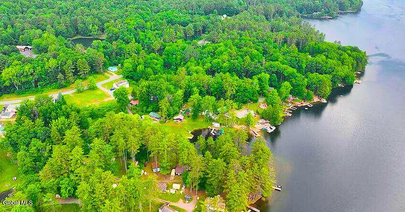 5th image of 302 Hadlock Pond Road