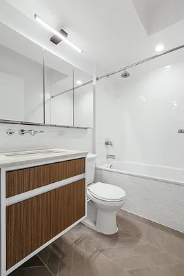 Rented by Greystar | media 7