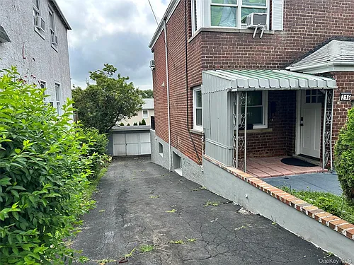 216 1st St #1 Photo 1