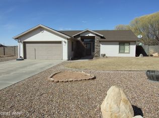 725 E Pebble Ln, Taylor, AZ 85939