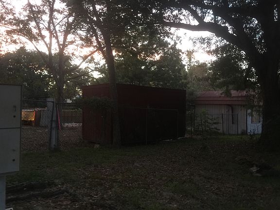 5th image of 101 S East St