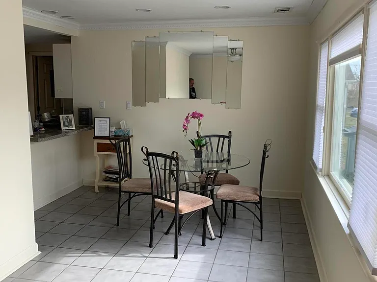 191 Norgrove Ave — Photo 2