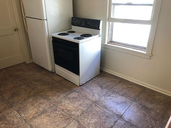 3rd image of 1114 Lafayette Blvd NW #1