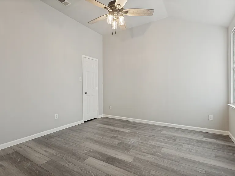 1817 Heron Dr — Photo 27