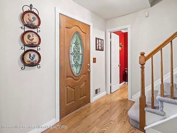 3rd image of 320 Tina Lee Court