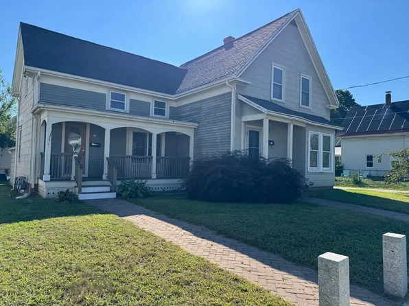 89 E Main St, Ayer, MA 01432