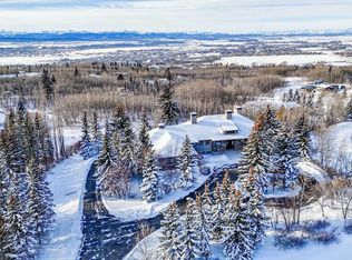 27 Pinnacle Ridge Dr SW, Rocky View County, AB T3Z 3N7