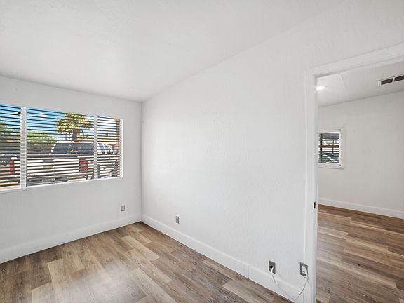 4th image of 4539 N 29th Dr #L