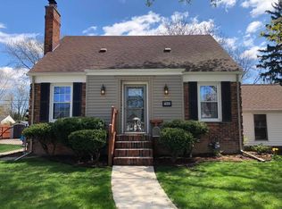 7805 Jackson St, Taylor, MI 48180