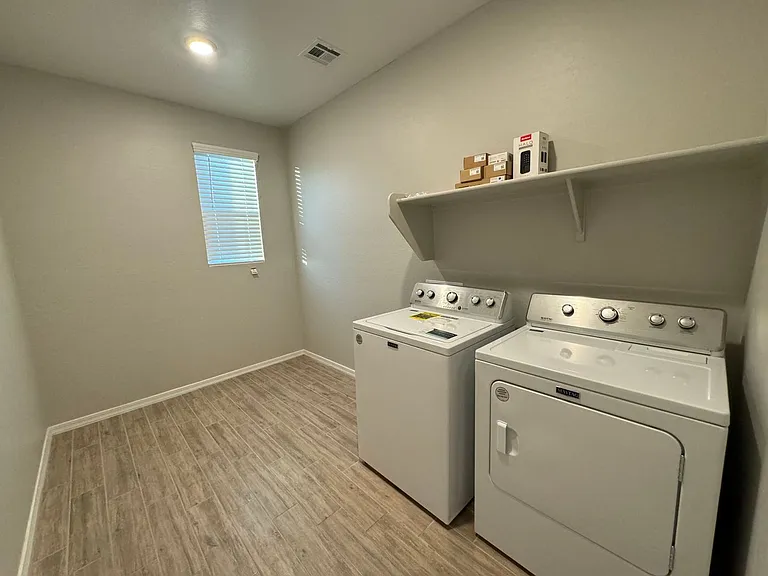 9353 E Saturn Ave — Photo 22