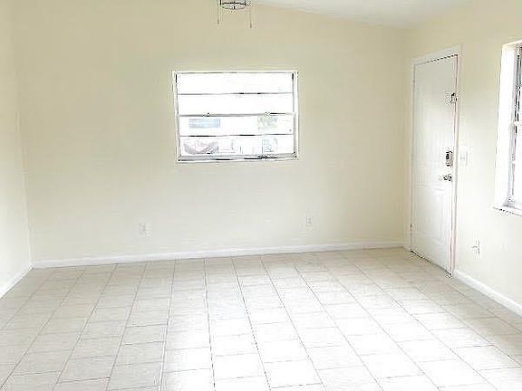 2nd image of 472 N Briarcreek Point