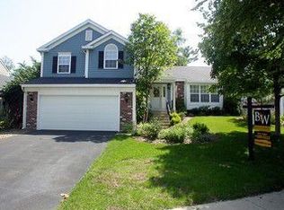 2S571 River Oaks Dr, Warrenville, IL 60555
