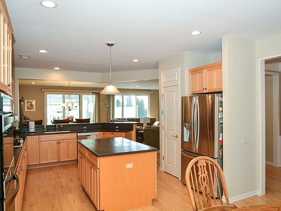 5th image of 13535 Honeysuckle Dr