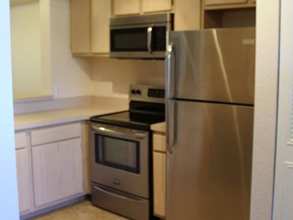 5th image of 4921 Leeward Ln #3403