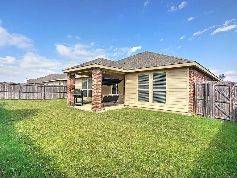 144 Meadow Crest Dr — Photo 5