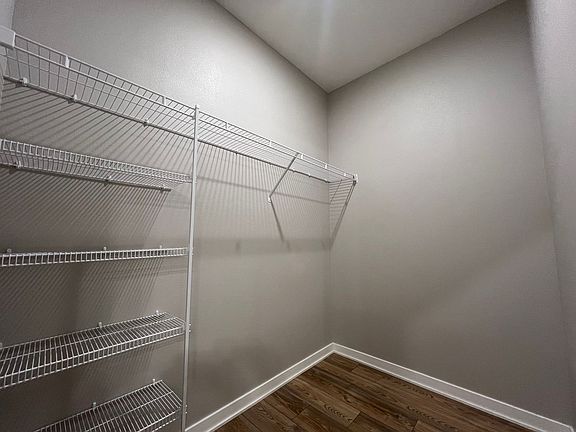 3rd image of 2235 Edgewood Dr #108