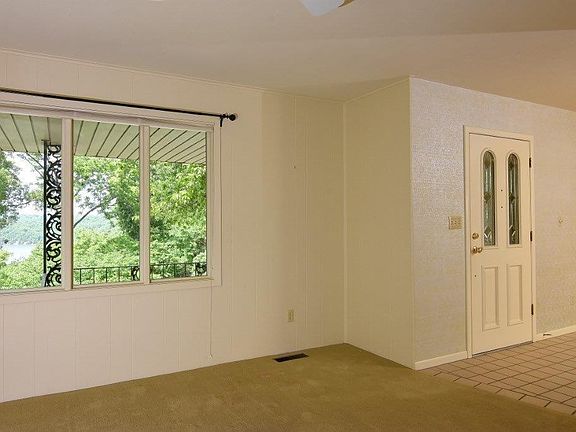 3rd image of 15271 Tulsa Dr