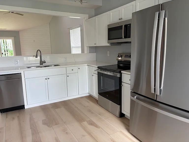 659 Muirfield Dr — Photo 3