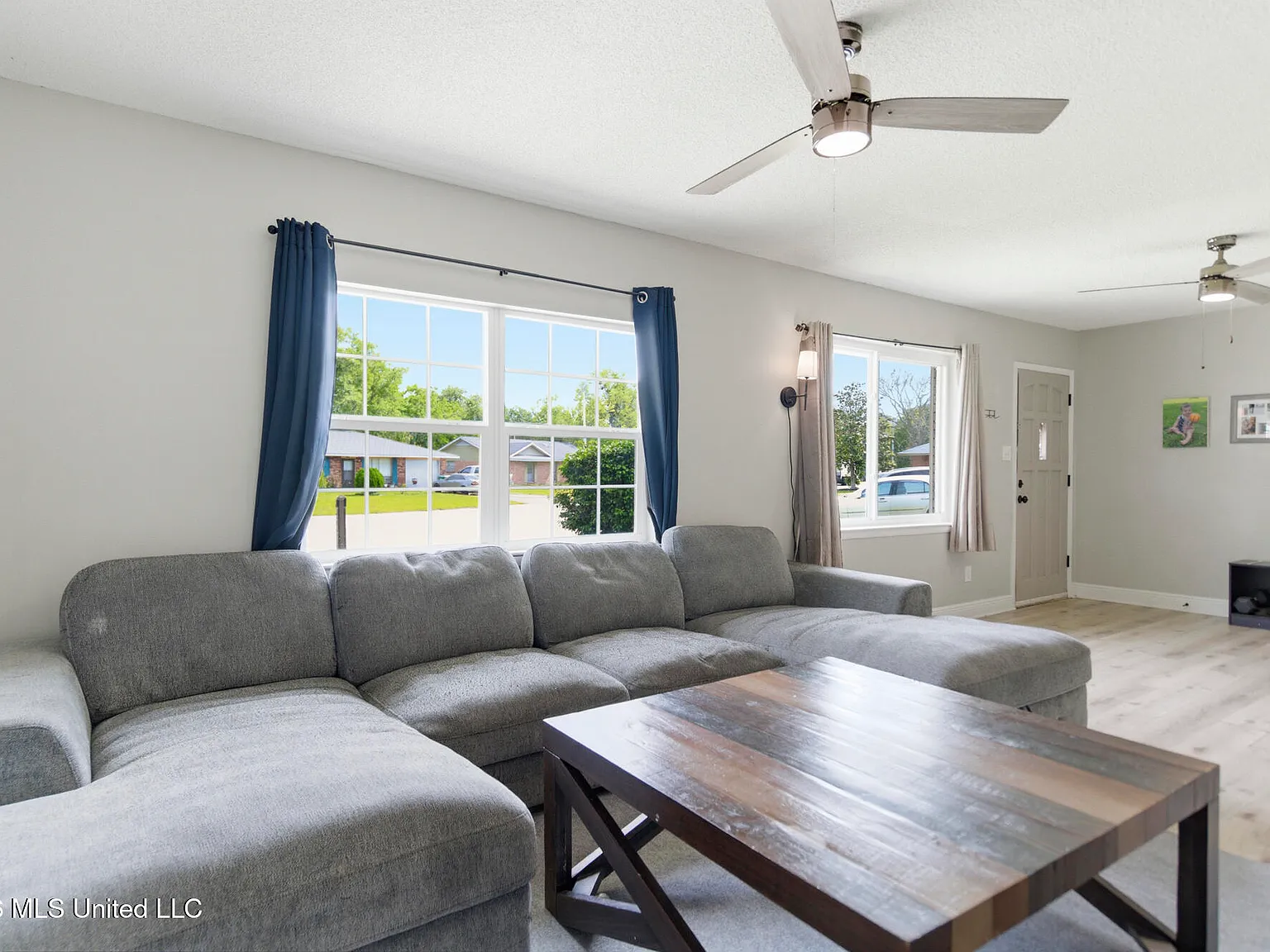 3 bed, 2.0 bath, 1400 sqft, $1,750 — Photo 3