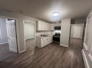 121 Moore St #2, Lowell, MA 01852