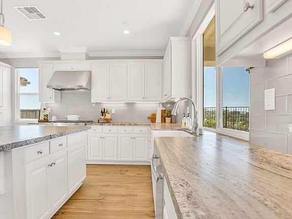 2nd image of 6704 Alsace Pl