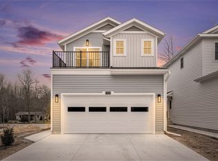 7230 Atwater Dr, Spring Lake, MI 49456
