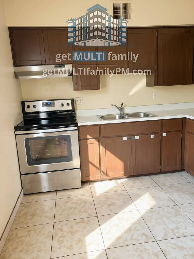 2 bed, 1.0 bath, 835 sqft, $1,150 — Photo 3