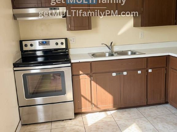 2nd image of 5131 E Oak St #6