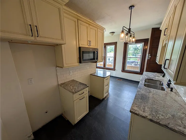 2132 Lincoln Ave — Photo 8