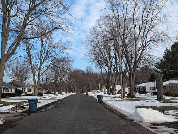 4th image of 3710 Alamo Ave