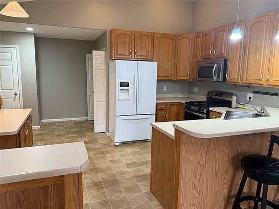 5th image of 4007 Treeline Ct NE