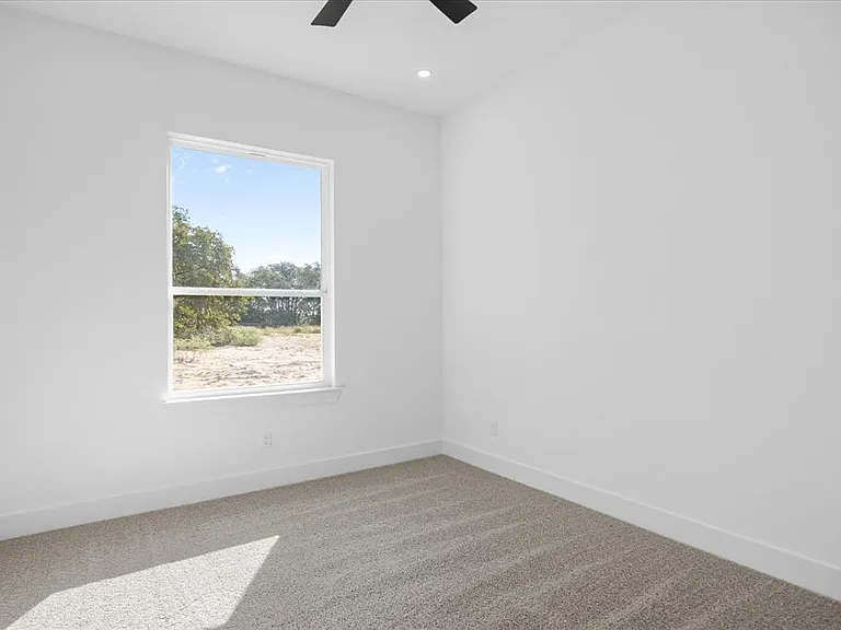 2057 Glenhollow Dr — Photo 19