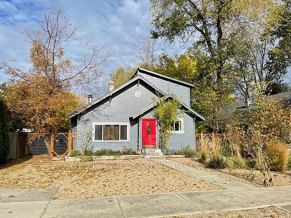 2nd image of 915 S 11th Ave