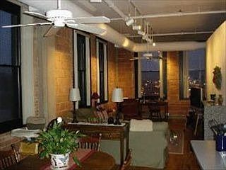 2nd image of 728 W Jackson Blvd APT 1008