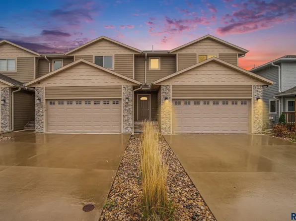 4217 N Knob Hill Ct, Sioux Falls, SD 57107