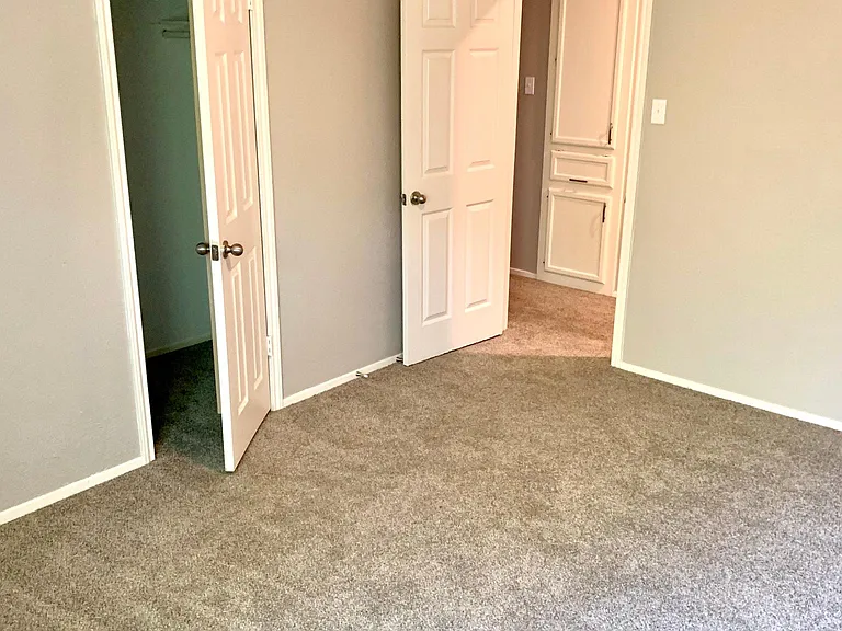 7807 Swindon Ln — Photo 19
