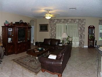 3rd image of 1050 Arrington Cir